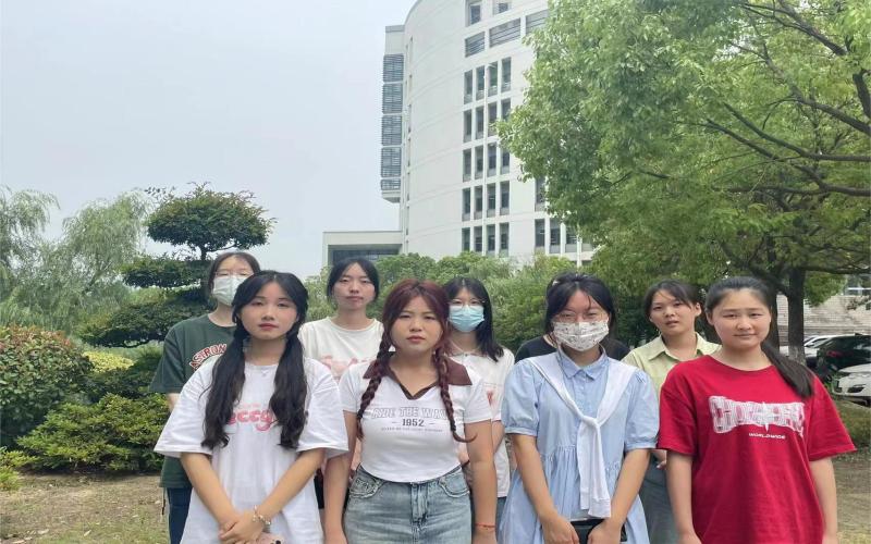 志愿者合照1
