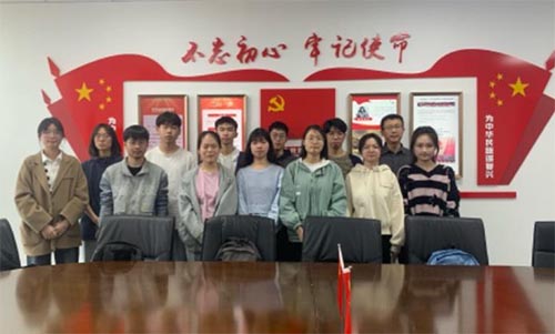 `룬ഺ